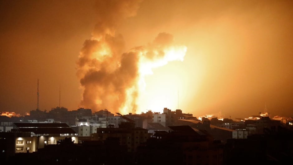 इजराइल का  फिर  से  बड़ा  हमला  मारे गए 9 फिलिस्तीनी,  खाली  कराया  जा  रहा  युनिस शहर , चारो  तरफ  अफरा-तफरी