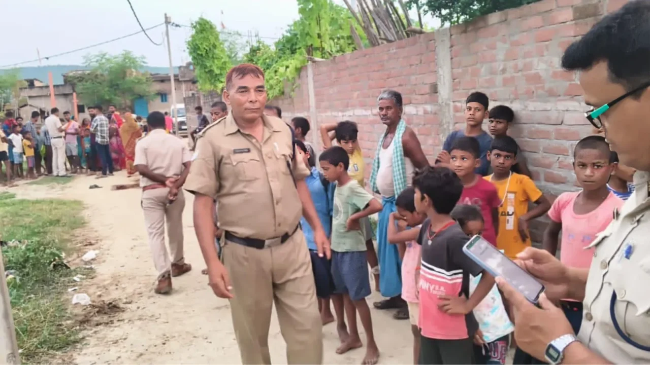 VANDE BHARAT STONE PELTING